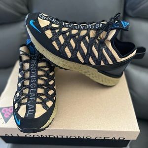 ACG React Terra Gobe
Brand new size 7.5 men, never worn, box in great condition.